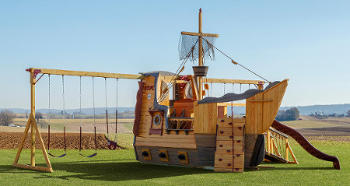 compact pirate ship